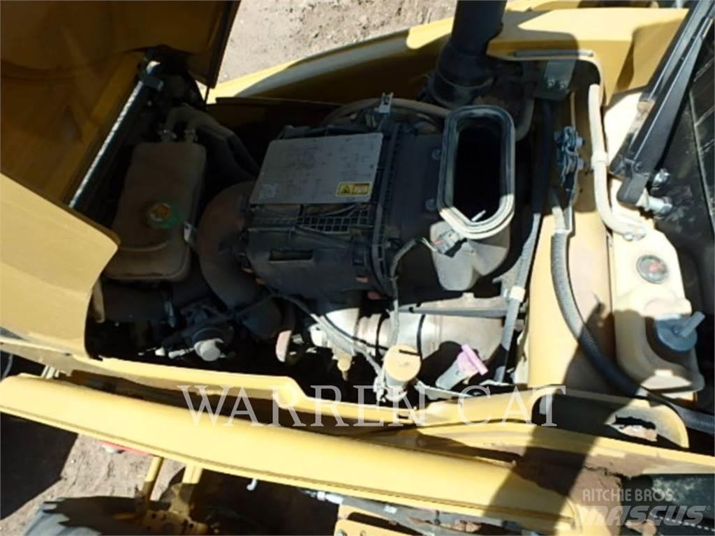 CAT 420XE AE4T Tractopelle