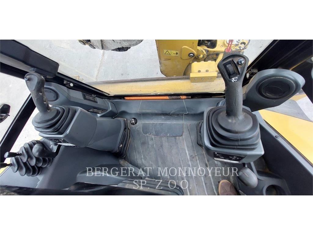 CAT 432F2 Tractopelle