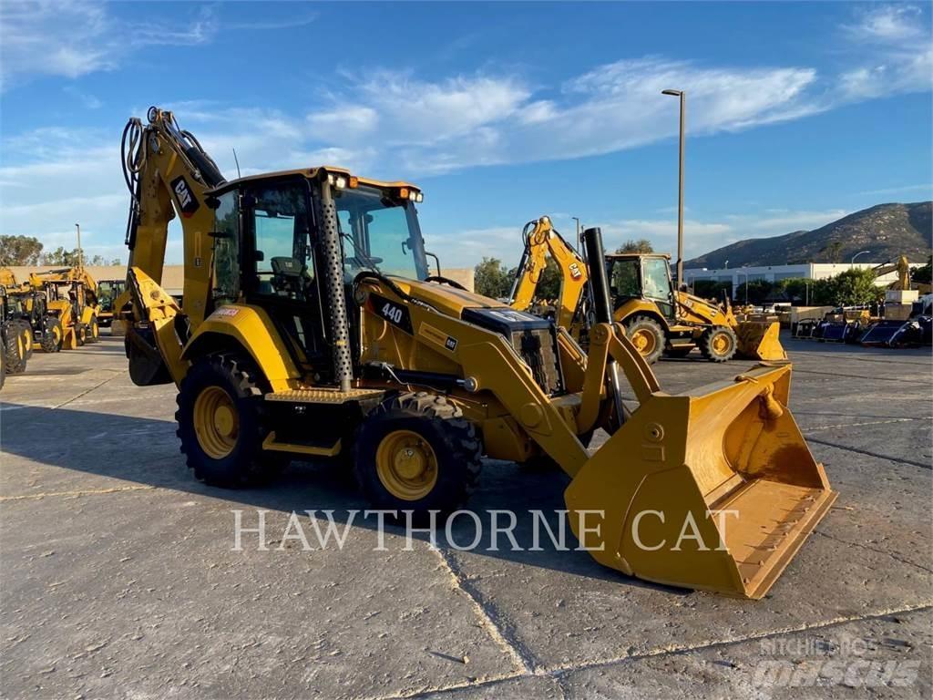 CAT 440 Tractopelle