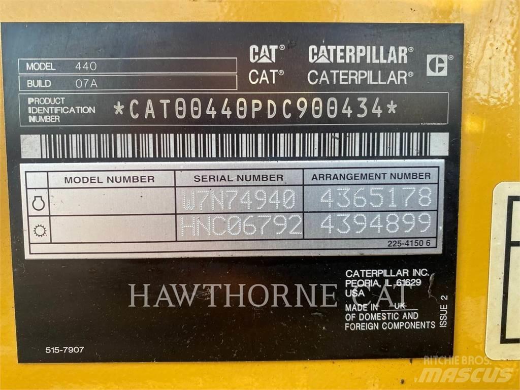 CAT 440 Tractopelle