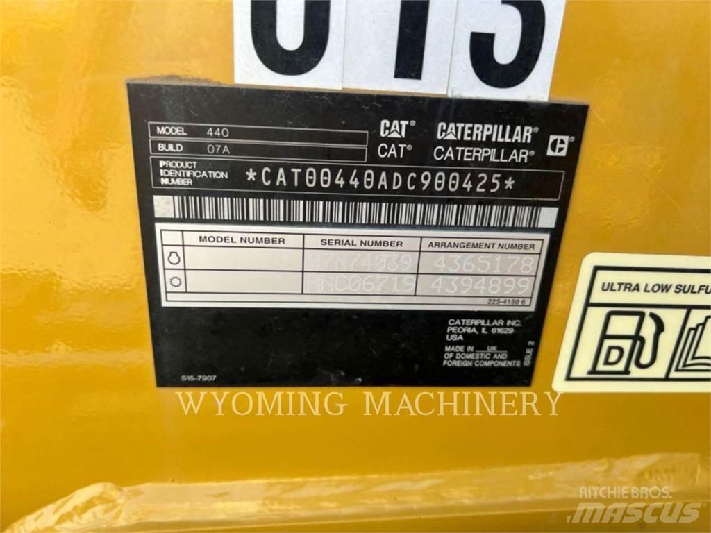 CAT 440 Tractopelle