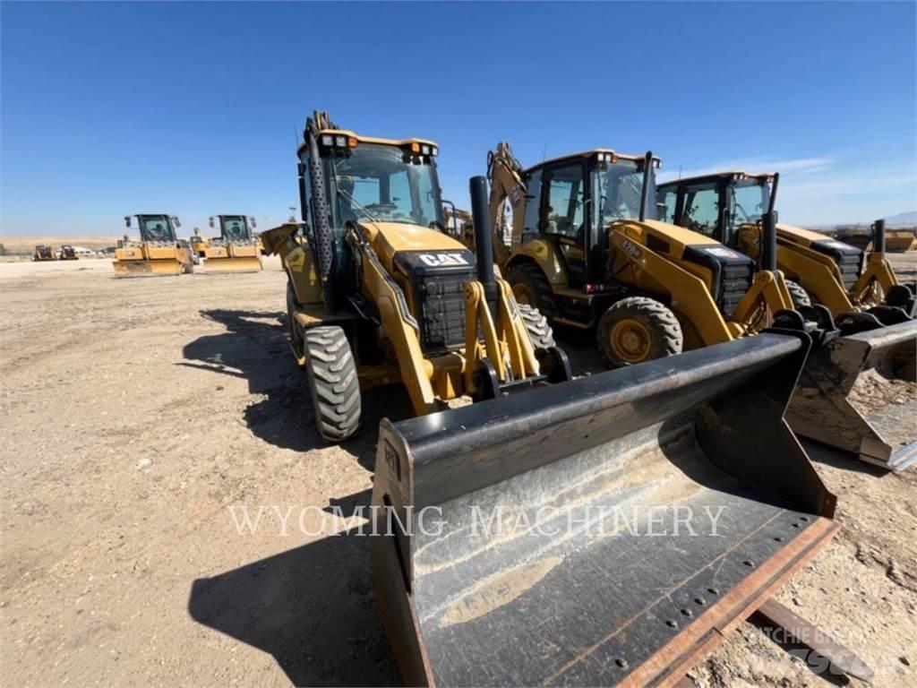 CAT 440 Tractopelle
