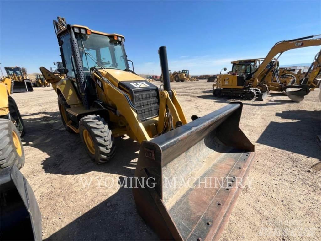 CAT 440 Tractopelle