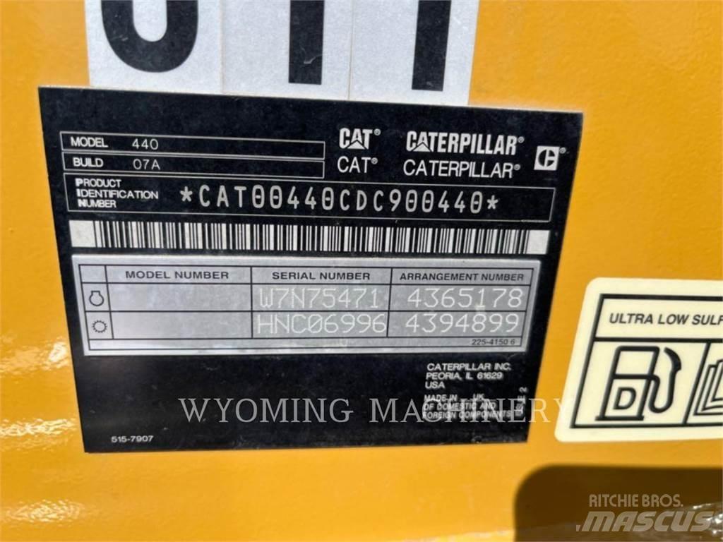 CAT 440 Tractopelle