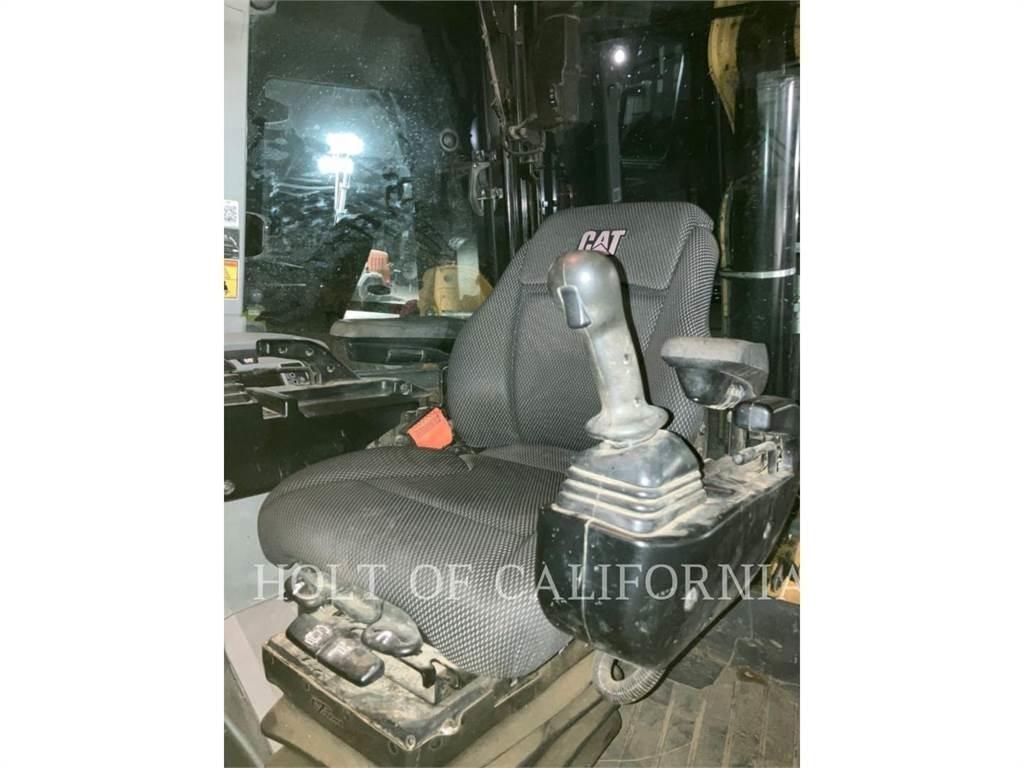CAT 440 Tractopelle