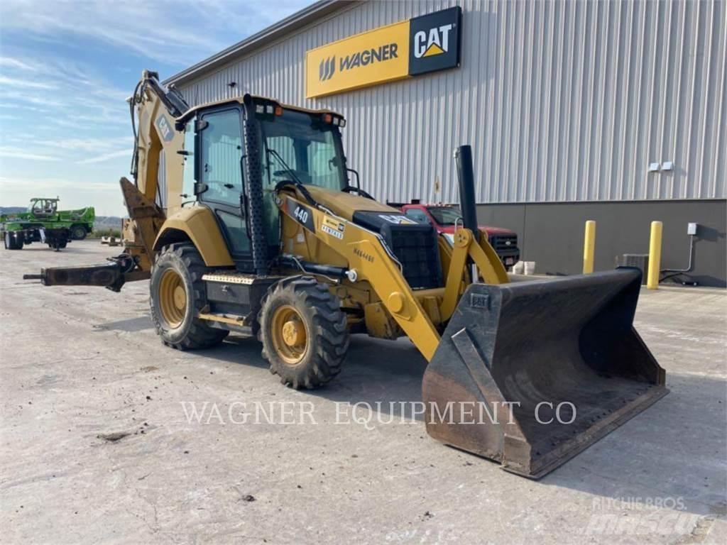 CAT 440 Tractopelle