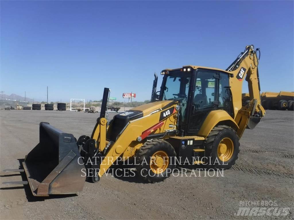 CAT 440-07 Tractopelle