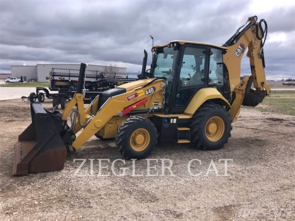 CAT 440-07 Tractopelle