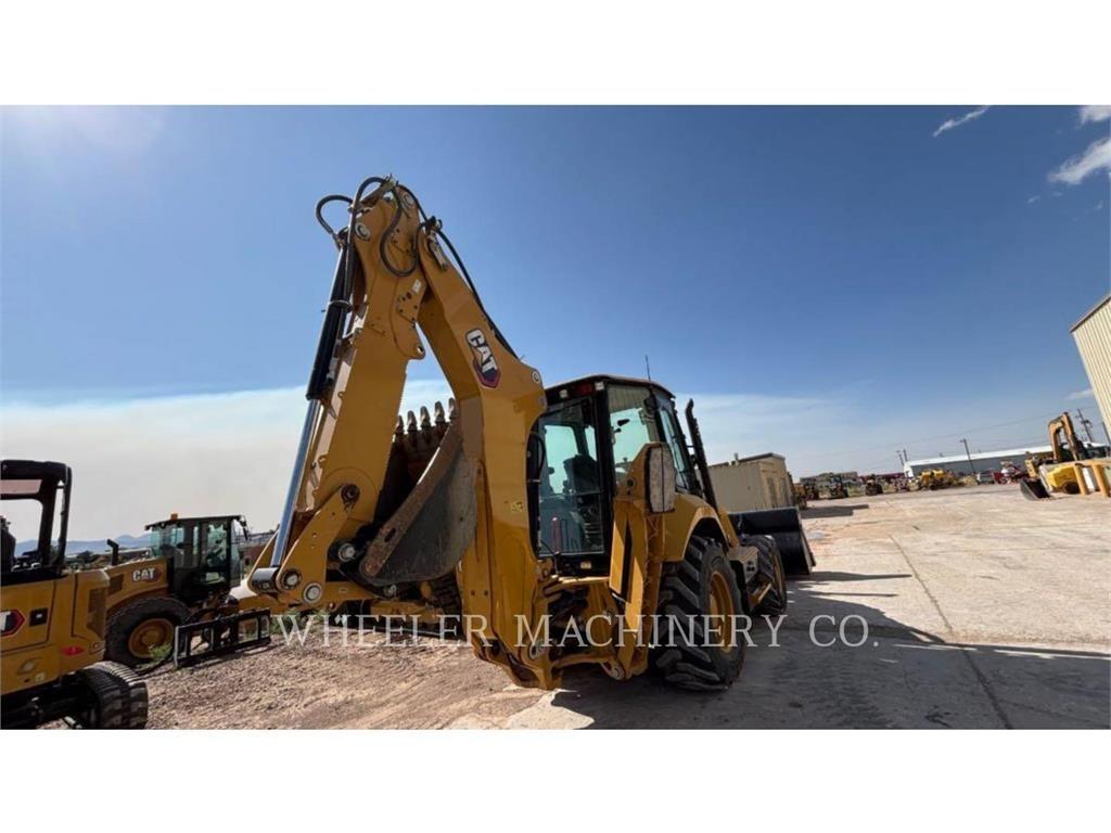 CAT 440 IT Tractopelle