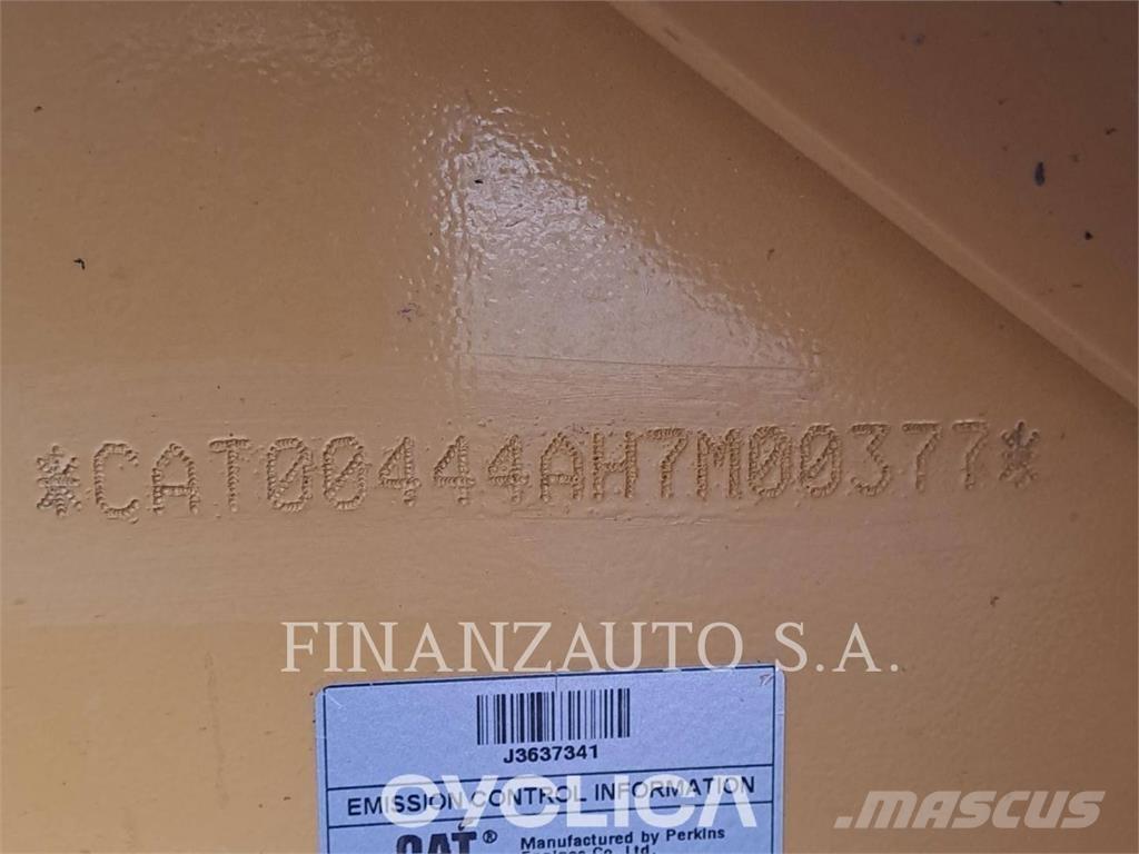 CAT 444 TRINITYB V Tractopelle