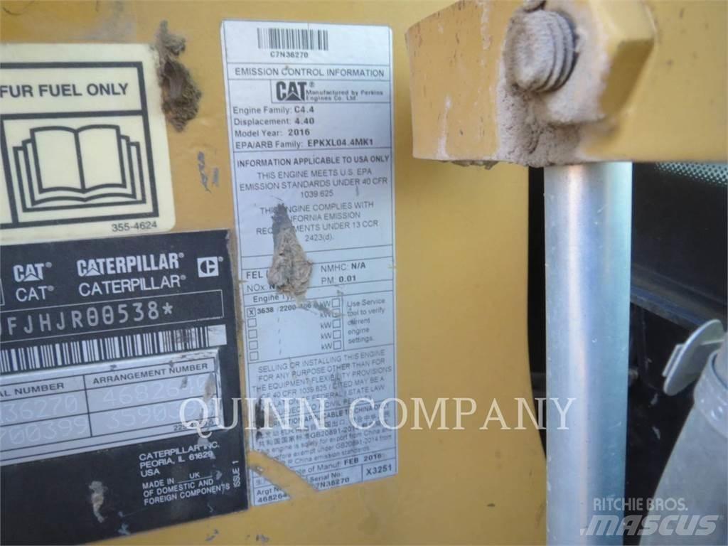 CAT 450F Tractopelle