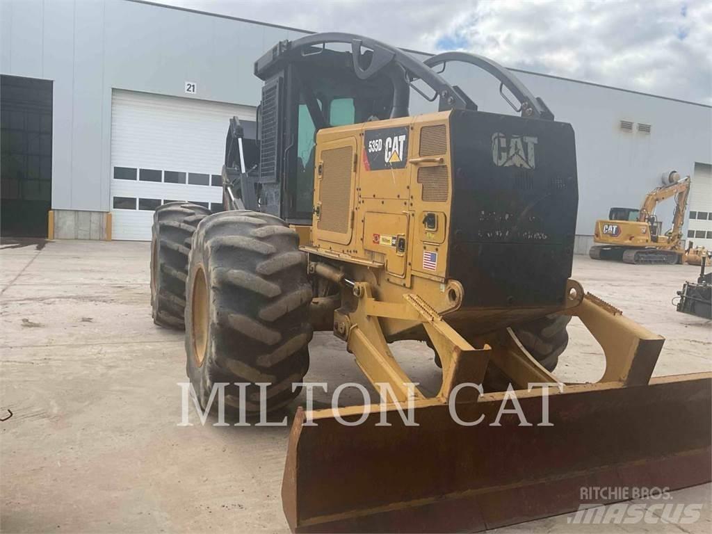 CAT 535D Débusqueur
