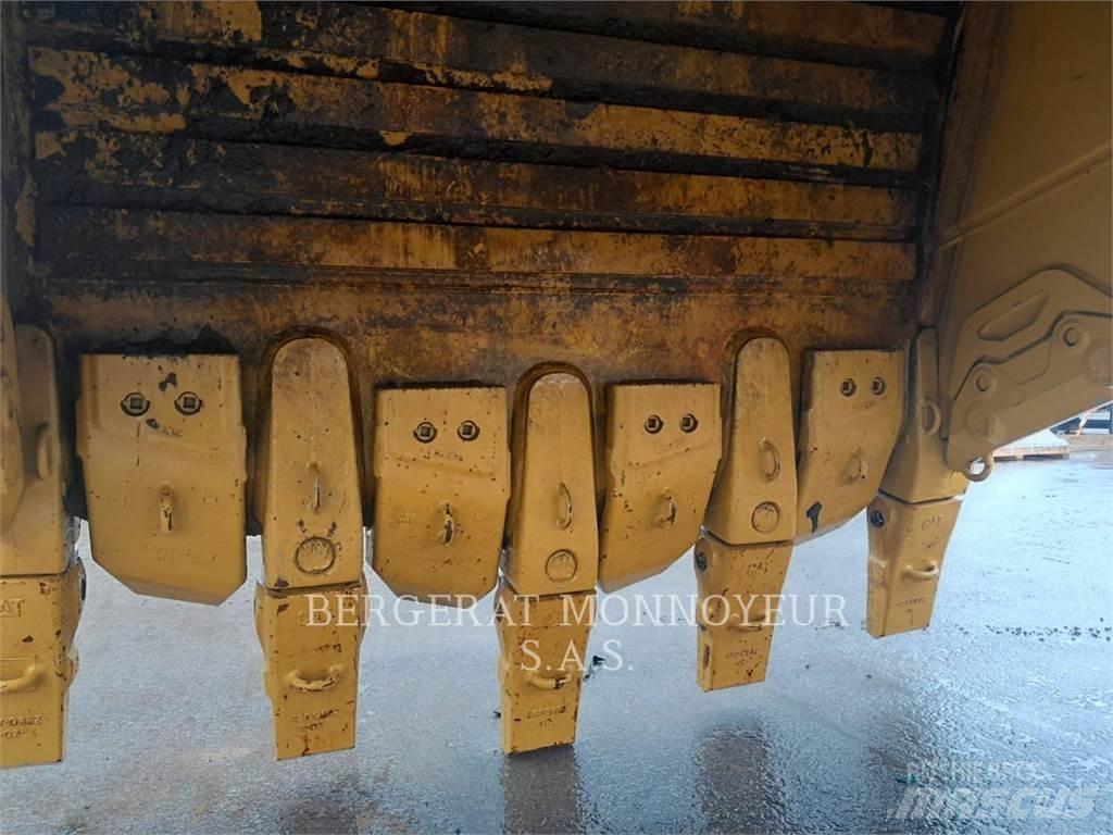 CAT 6015B Pelle sur chenilles