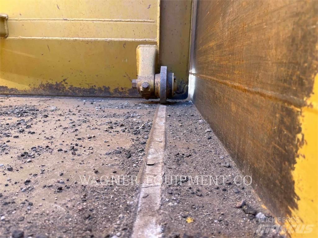CAT 615C II Scraper
