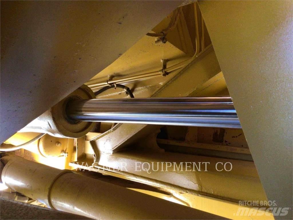 CAT 615C II Scraper