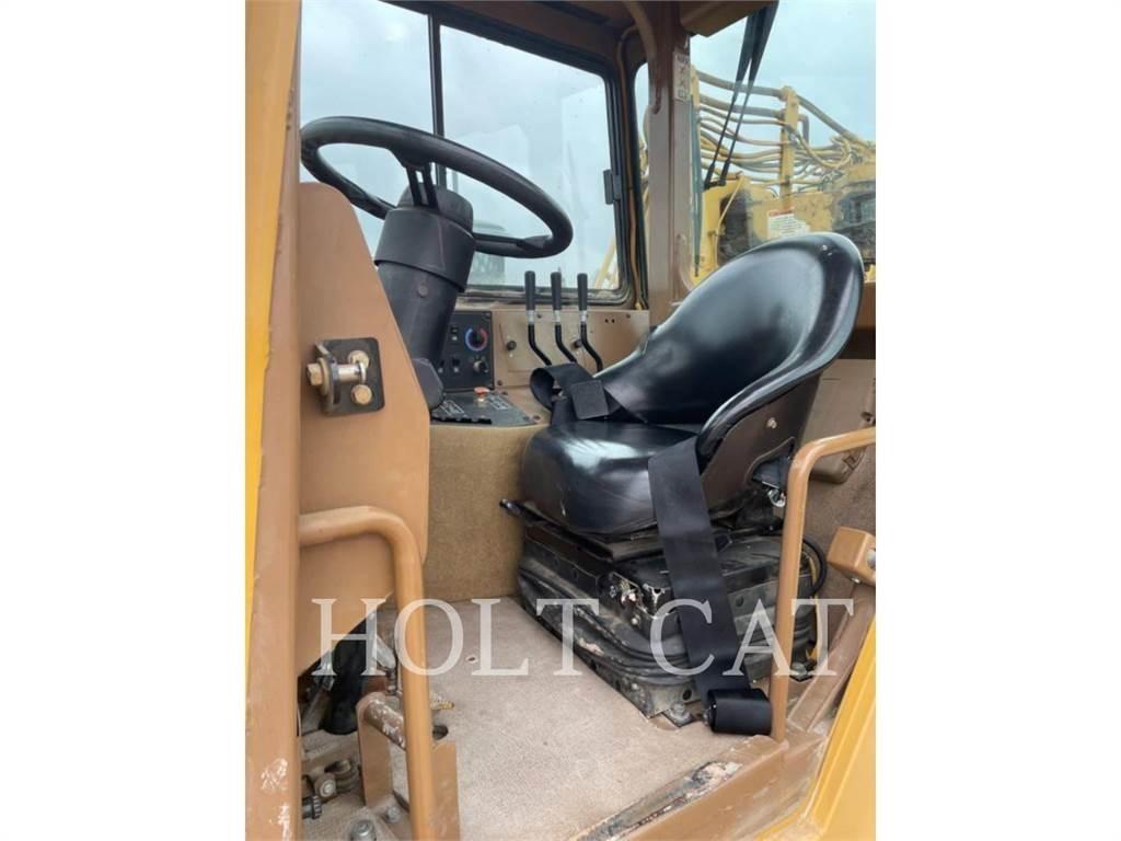 CAT 615CII Scraper
