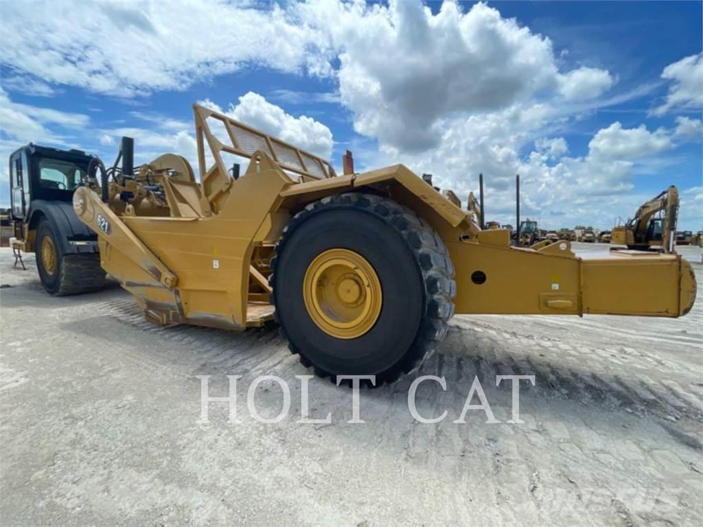 CAT 621 Scraper