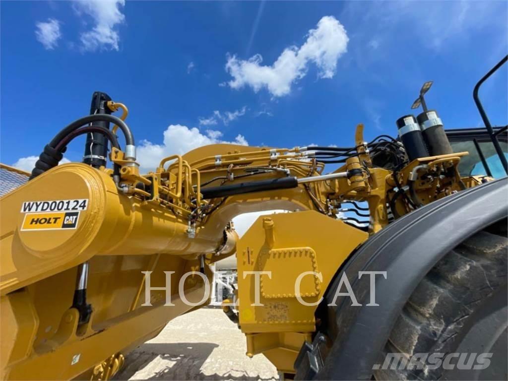 CAT 621 Scraper