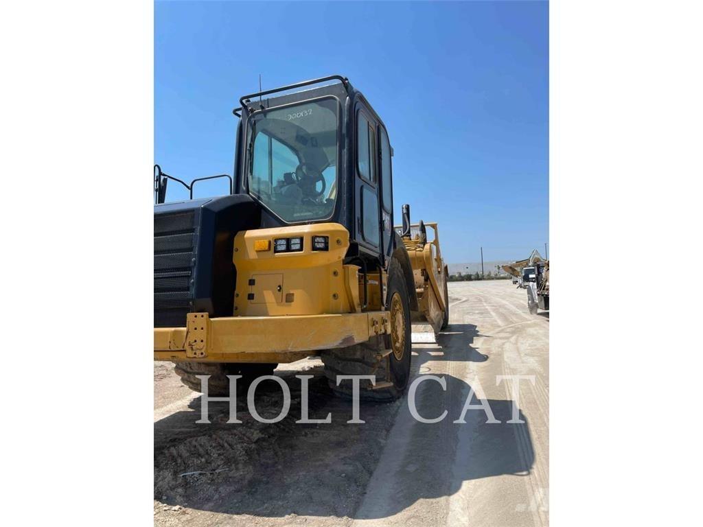 CAT 621 Scraper