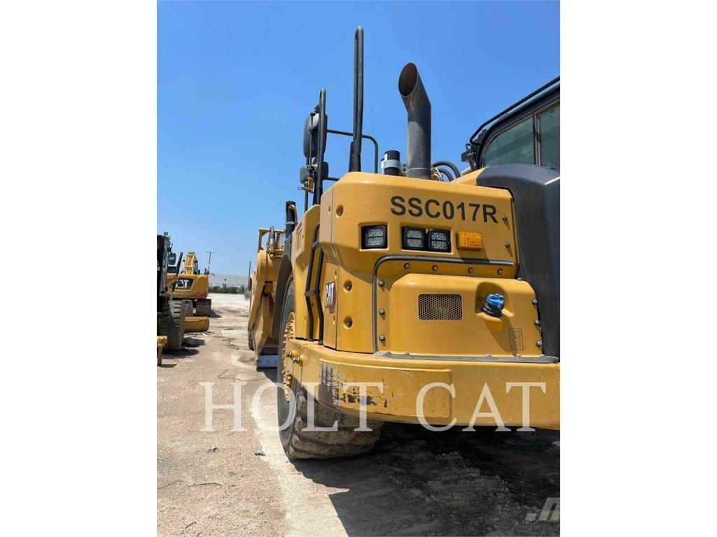CAT 621 Scraper