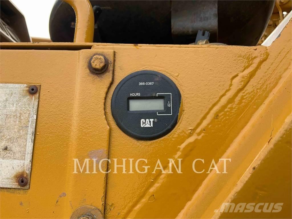 CAT 621E Scraper