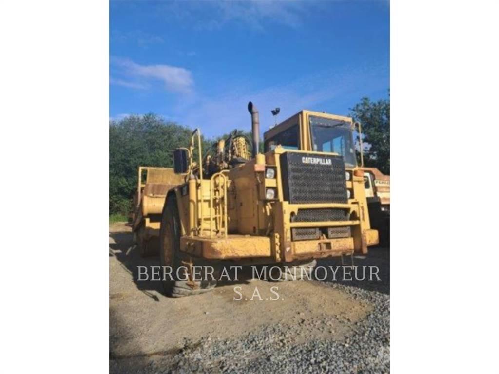 CAT 621F Scraper