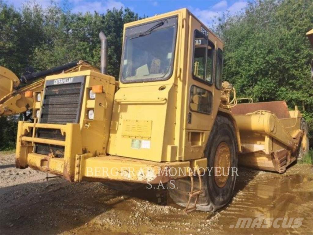 CAT 621F Scraper