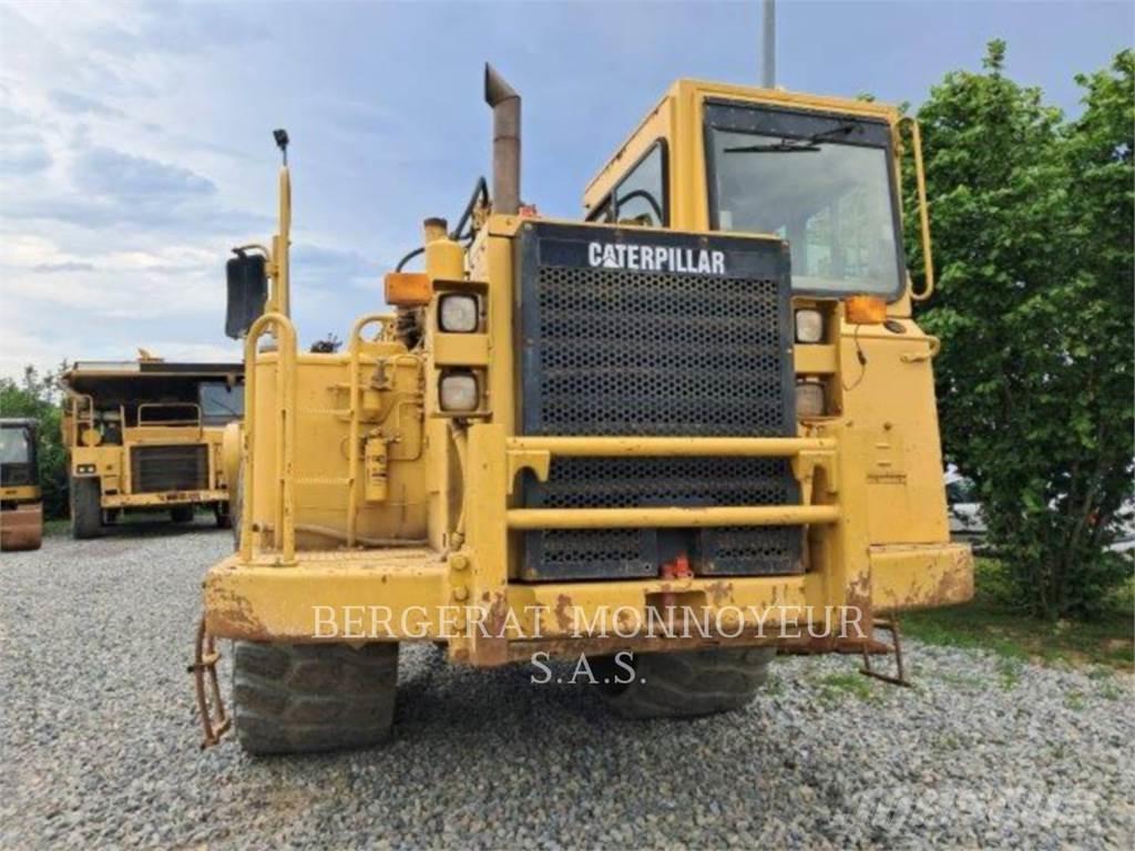 CAT 621F Scraper