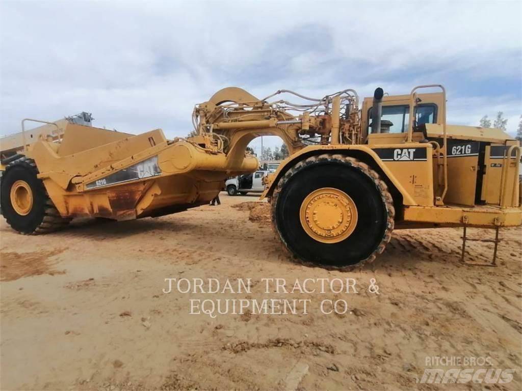 CAT 621G Scraper