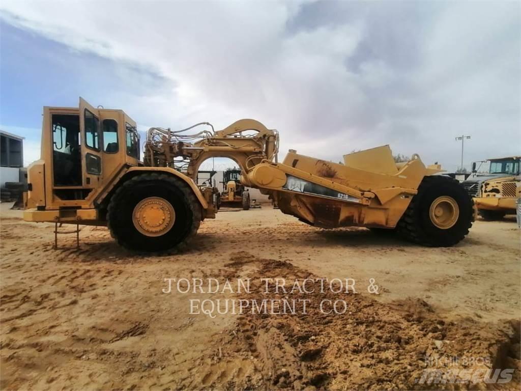 CAT 621G Scraper