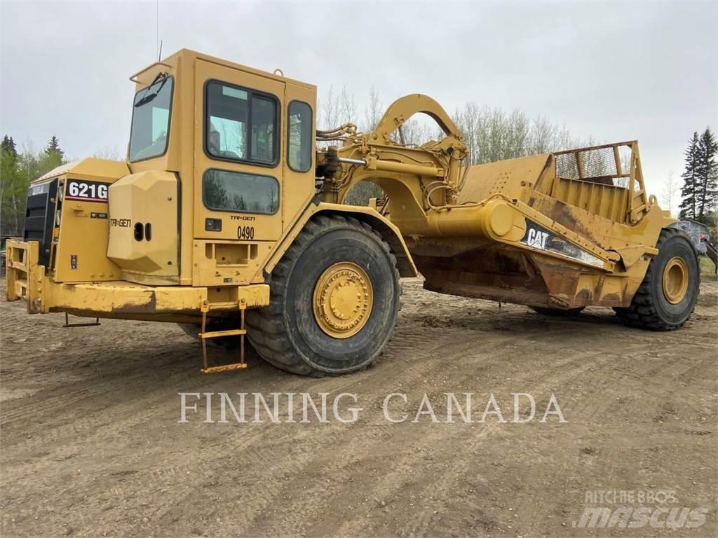 CAT 621G Scraper