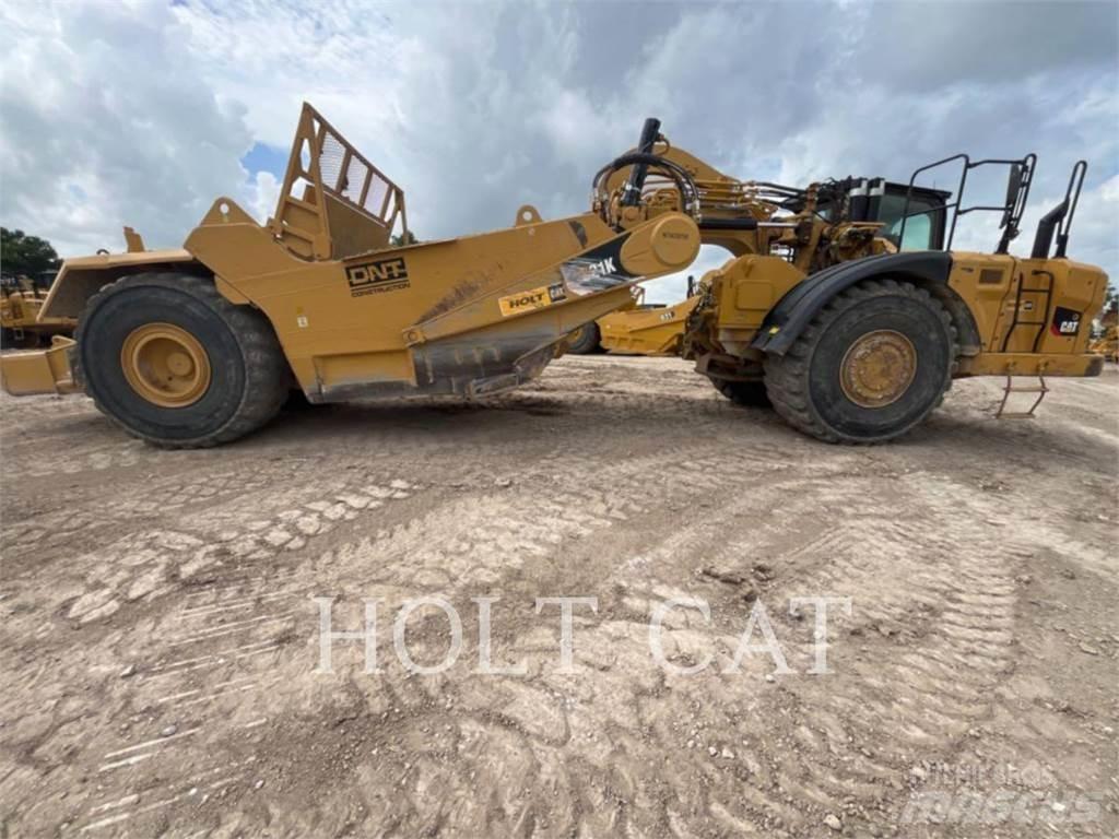 CAT 621K Scraper