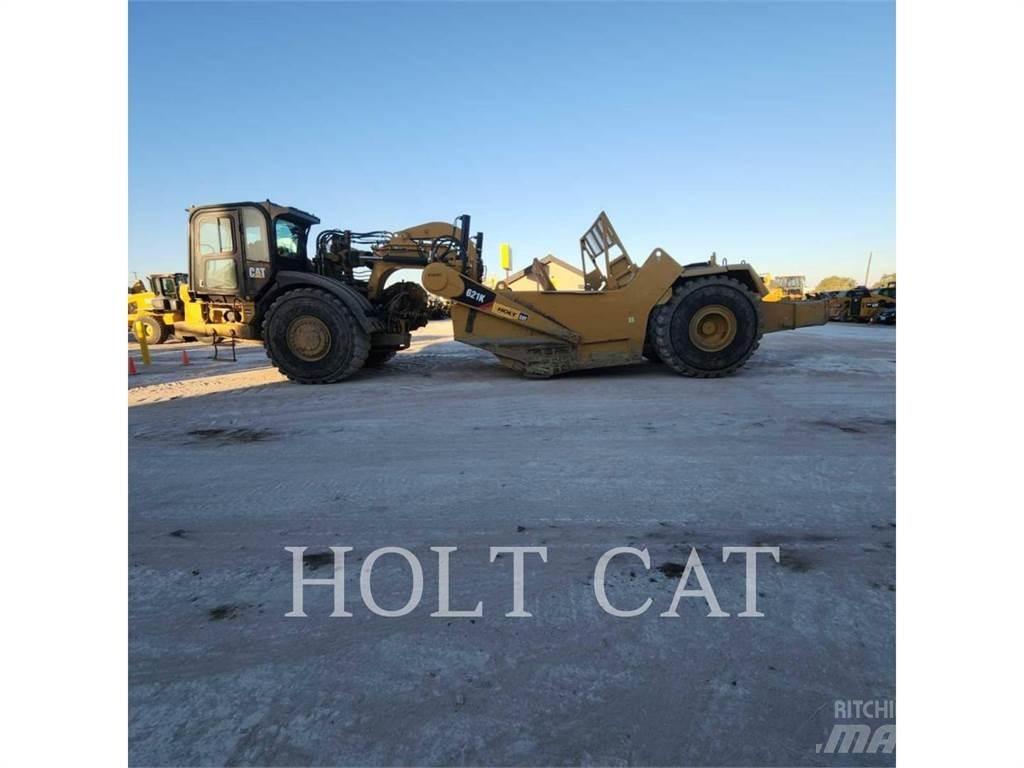 CAT 621K Scraper