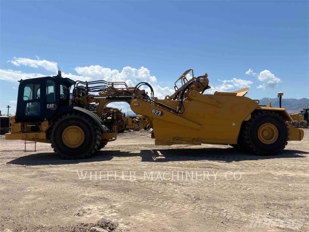 CAT 623 Scraper