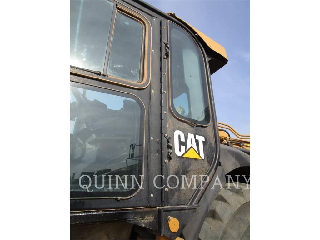 CAT 623H Scraper