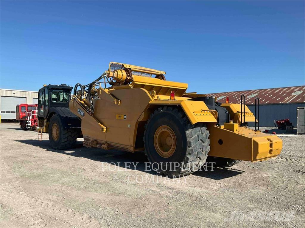 CAT 623K Scraper