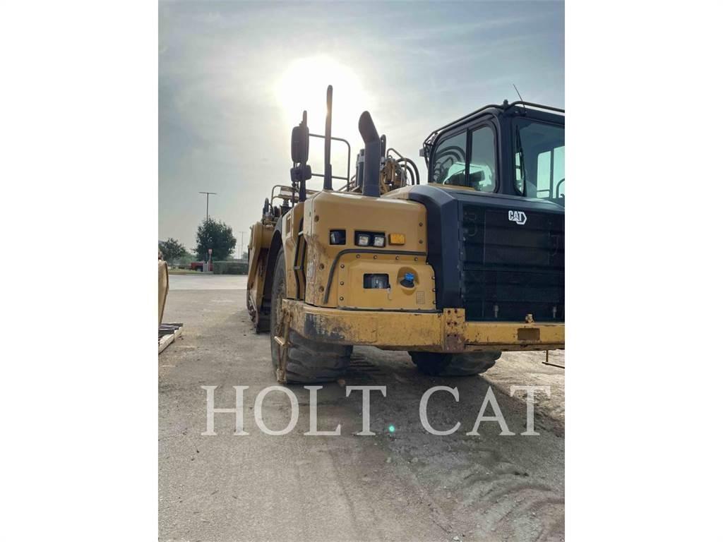 CAT 623K Scraper