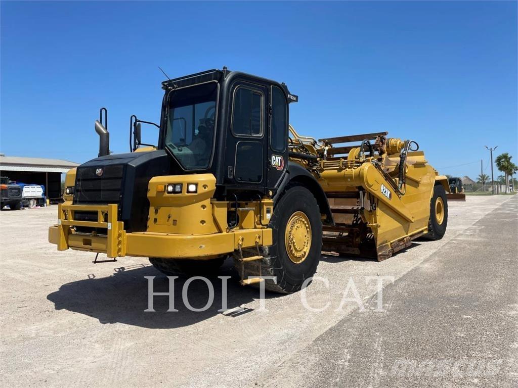CAT 623K Scraper