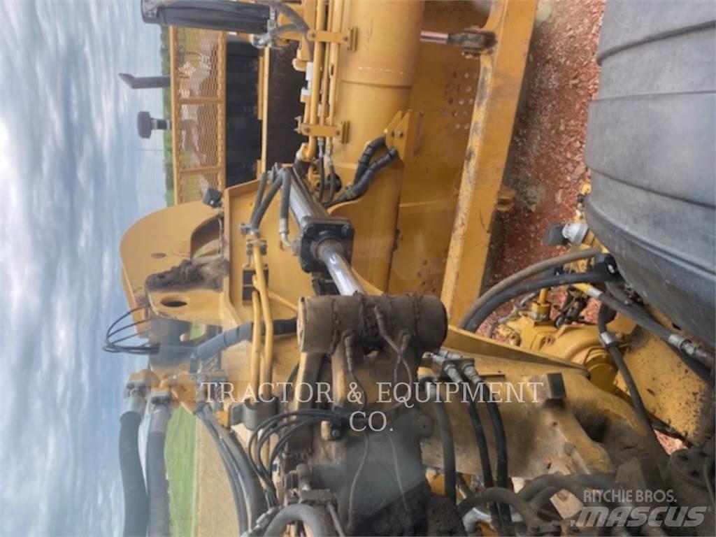 CAT 627H Scraper
