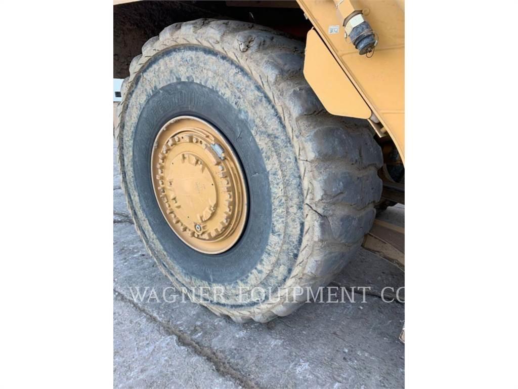 CAT 627K Scraper