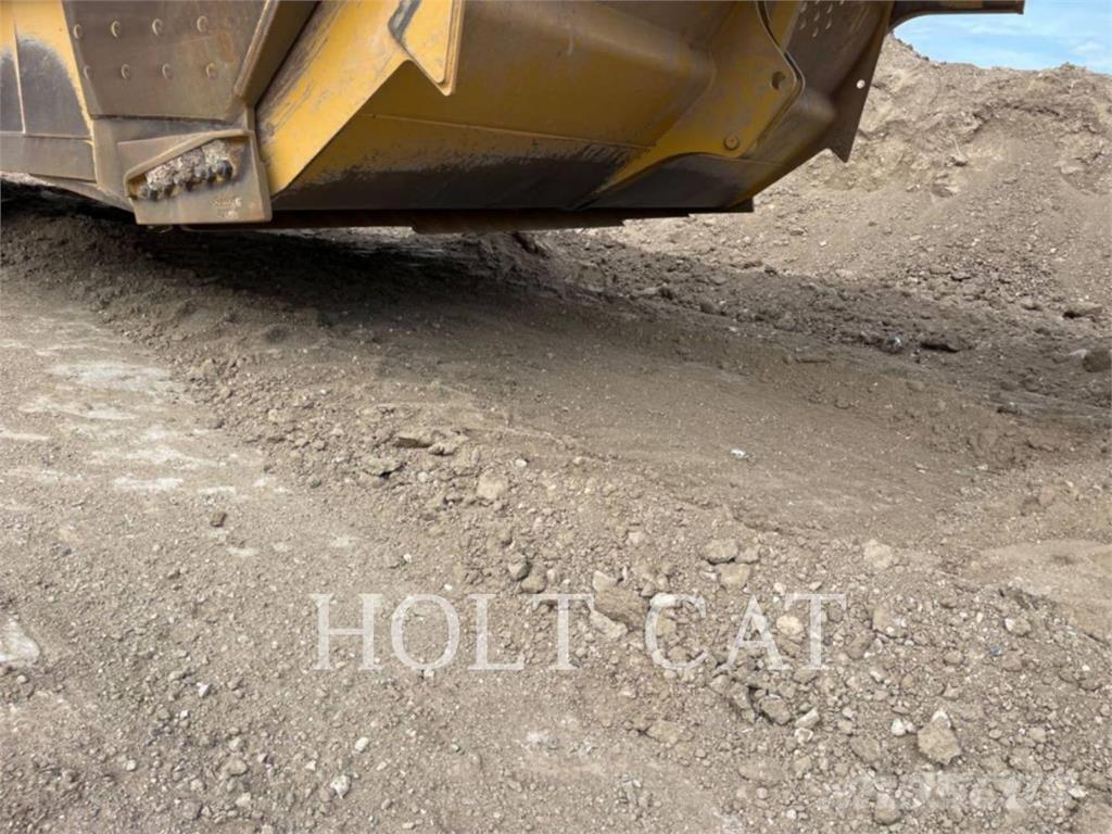 CAT 631 Scraper