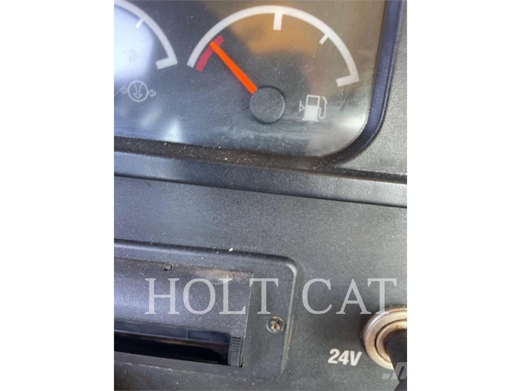 CAT 631G Scraper