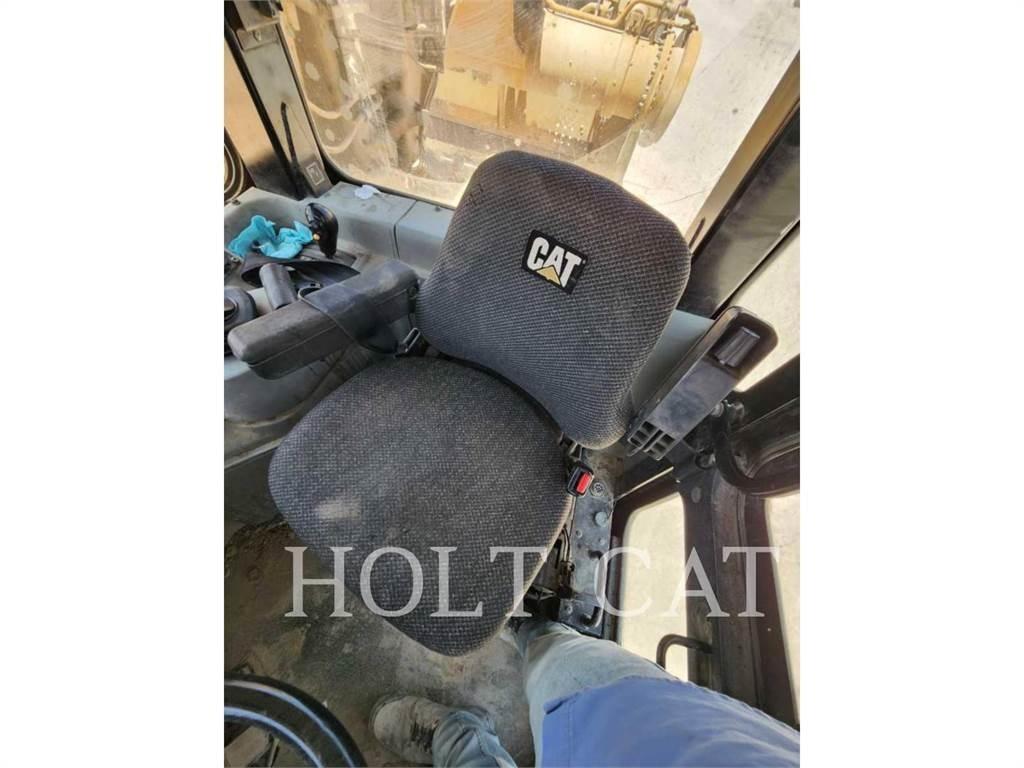 CAT 631G Scraper