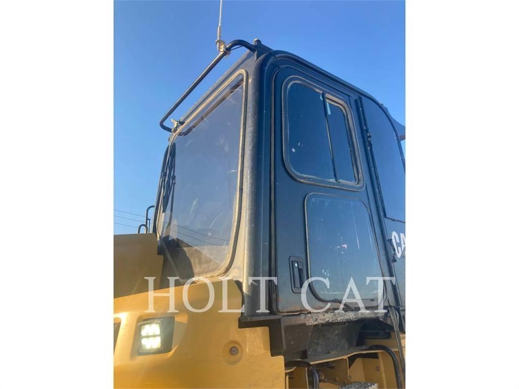 CAT 631K Scraper