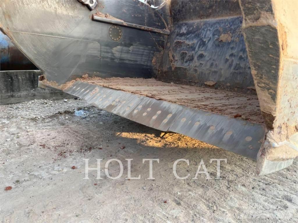 CAT 631K Scraper