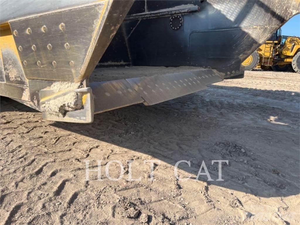 CAT 631K Scraper