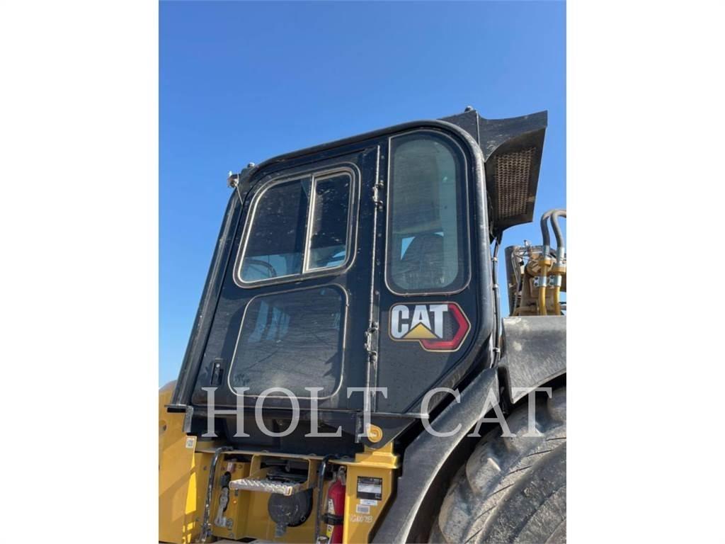CAT 631K Scraper