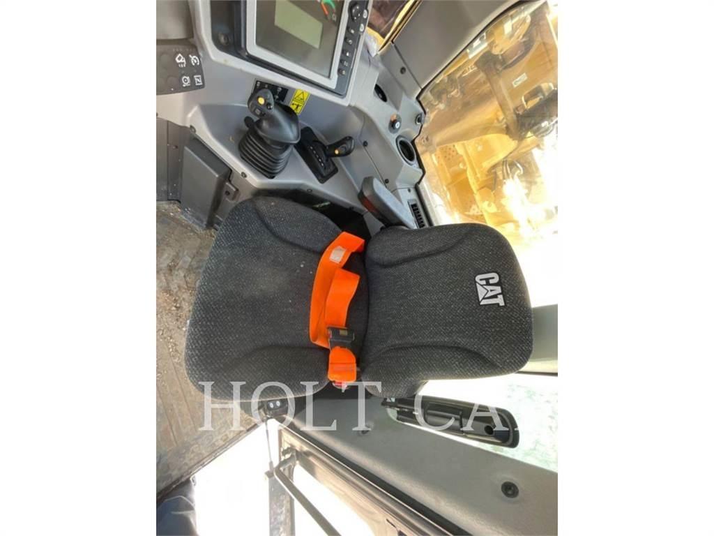 CAT 631K Scraper