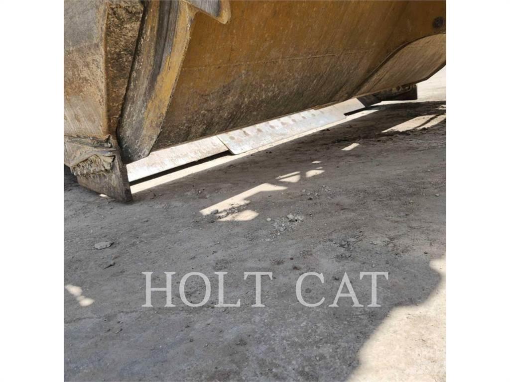 CAT 631K Scraper