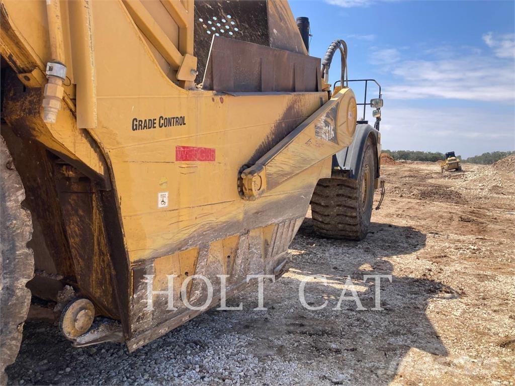 CAT 631K Scraper